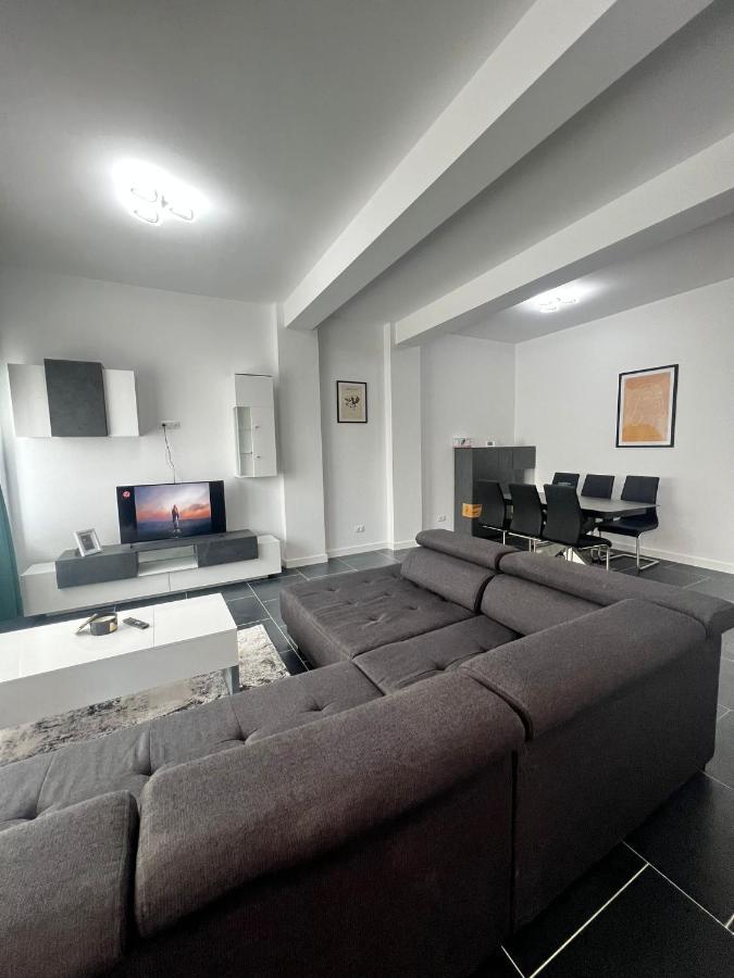 Marvellous Aparthotel With Master Apartments Suceava Exterior foto